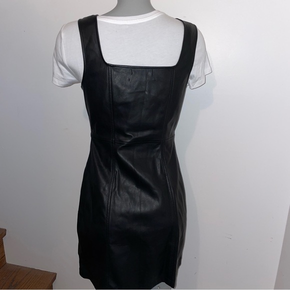 Urban Outfitters dress faux leather snap closure jumper black size 6 - Picture 4 of 7